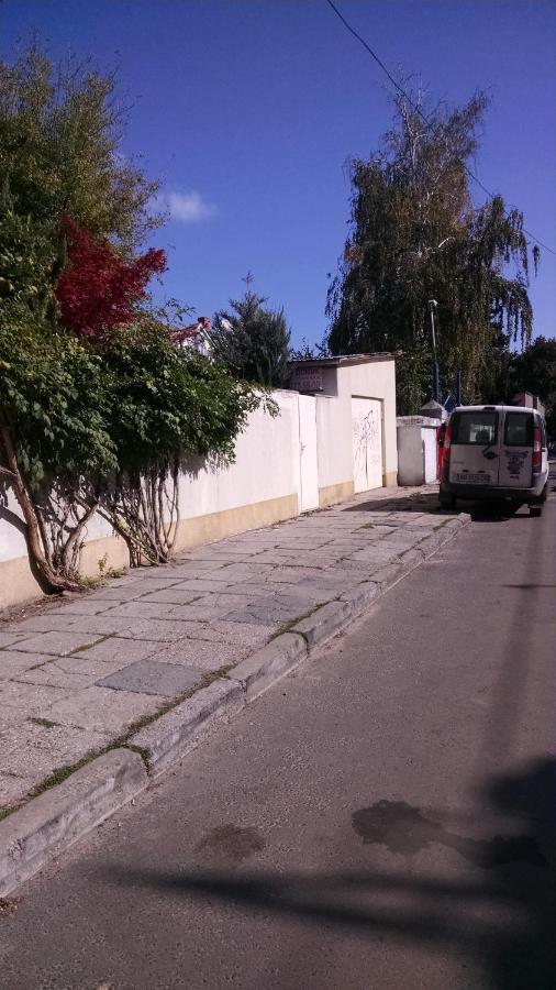Студия С Двориком В Отраде Odesa Exterior foto