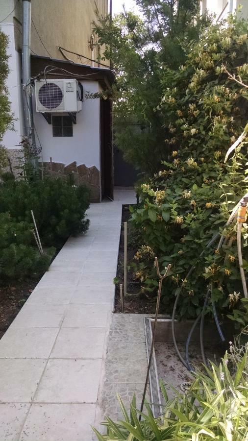 Студия С Двориком В Отраде Odesa Exterior foto