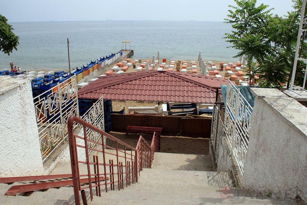 Студия С Двориком В Отраде Odesa Exterior foto